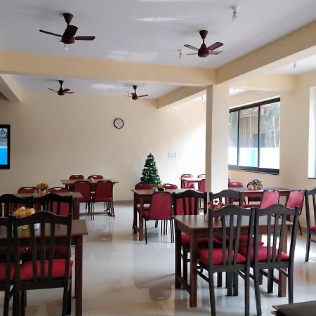 Dom'S Inn Calangute Exterior foto