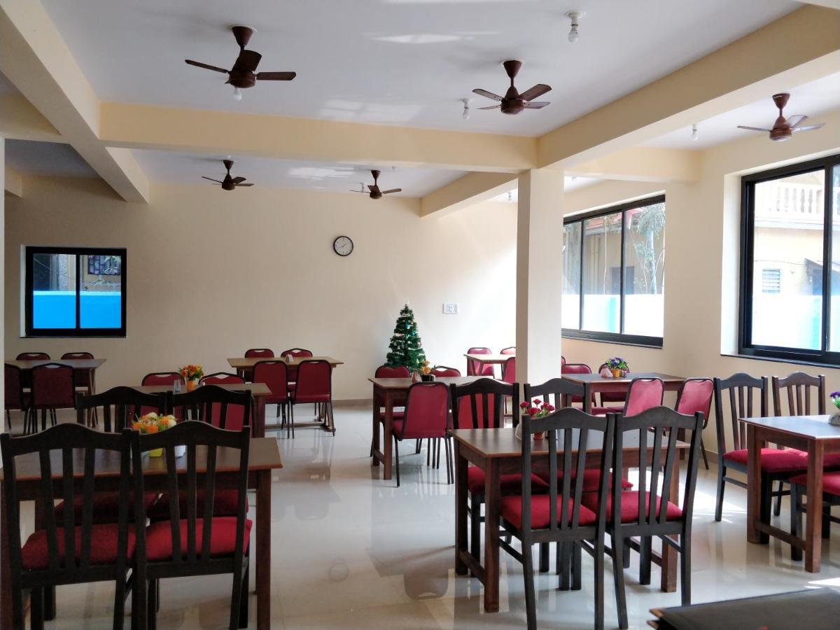 Dom'S Inn Calangute Exterior foto